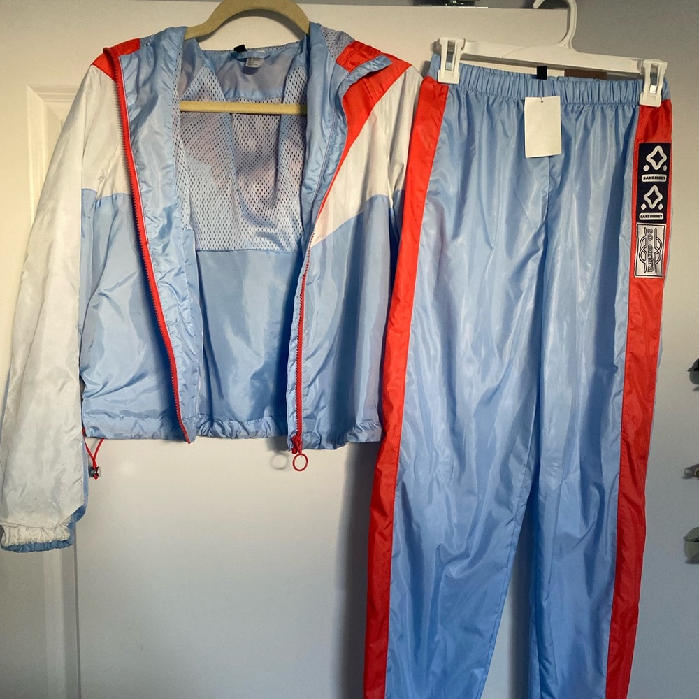Vintage H&M windbreaker set. Joggers and jacket. Super light weight